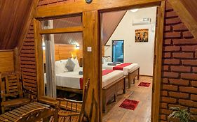 Sigiri Choona Lodge (Amazing Sunrise And Sunset View